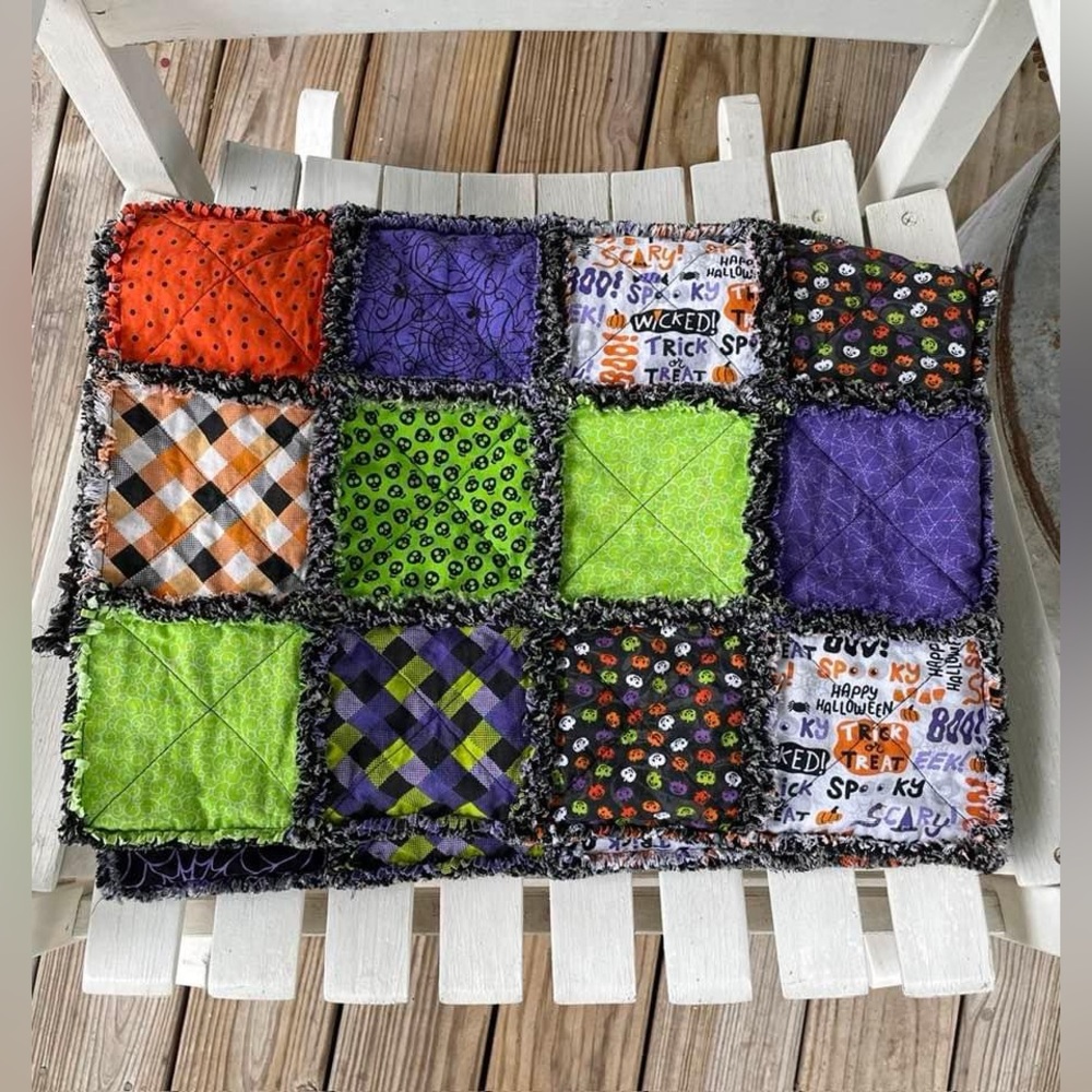 Handmade Halloween 🎃 Chenille Rag Quilt 40 x 50 - Picture 4 of 4